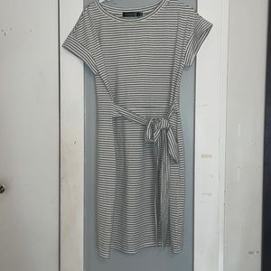 Stripped dress with pockets